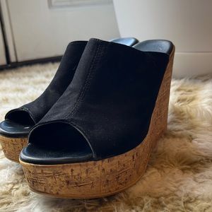 Black and tan wedge